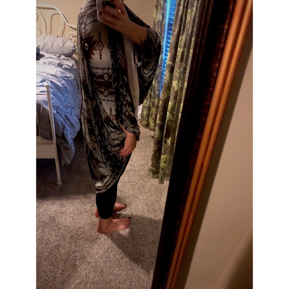 Aztec Kimono - Picture 5 of 6